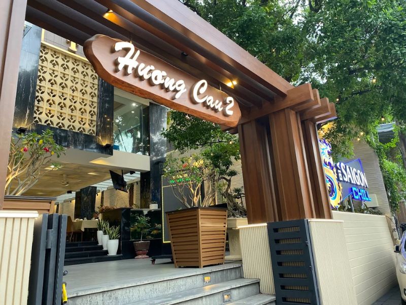 Top 10 nhà hàng Tân Bình có món ngon và không gian đẹp 8