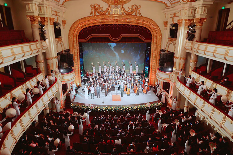 Ghé thăm Nhà hát Lớn Hà Nội, chiêm ngưỡng di sản kiến trúc nghệ thuật Pháp 10