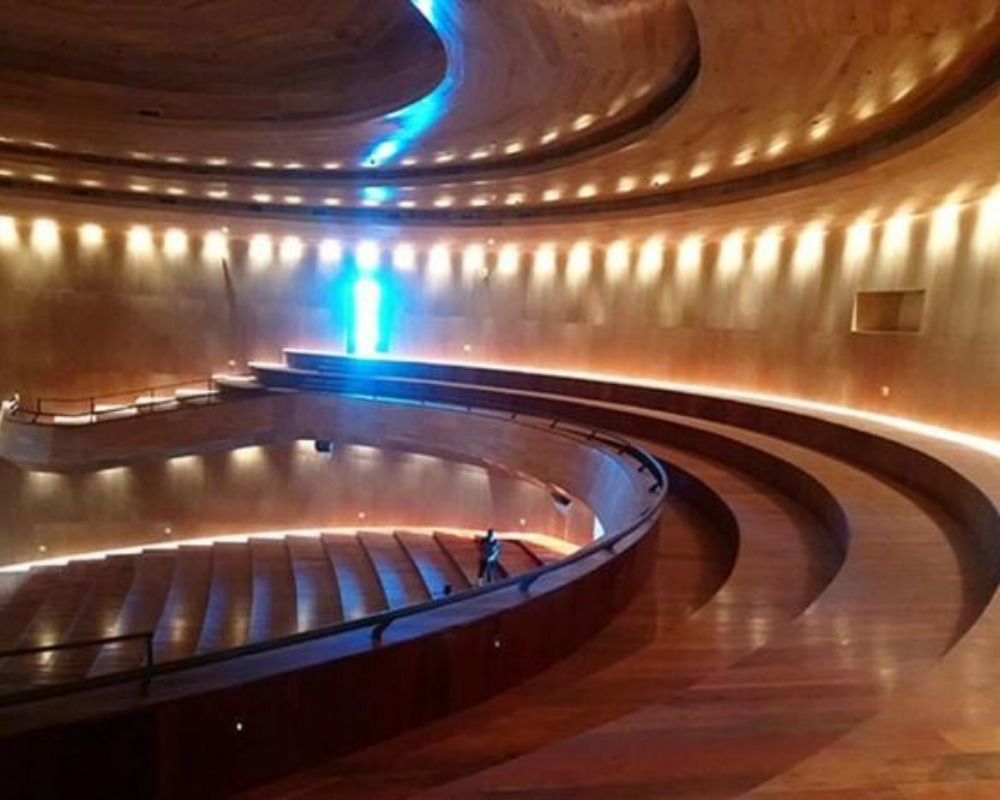 Nhà hát Sông Hương - Thưởng thức nghệ thuật giữa không gian kiến trúc Huế trăm tỷ 4