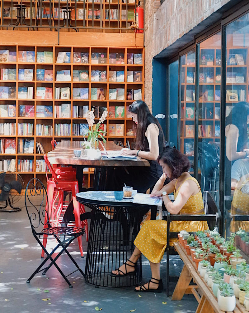 Nhã Nam Books N' Coffee, cà phê sách yên ả giữa lòng Sài Gòn 7