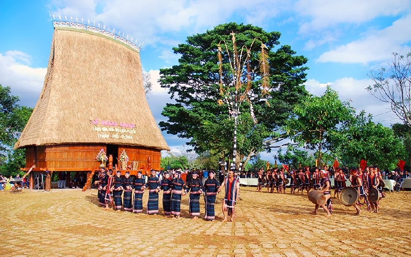 Nhà Rông Tây Nguyên: Biểu tượng văn hóa của buôn làng 12