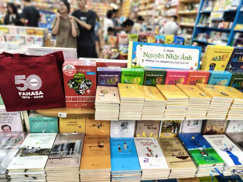 Nhà sách Fahasa Dĩ An, thiên đường sách và đồ chơi đa dạng 4