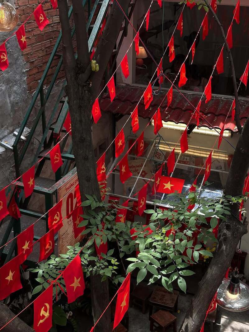 Ghé 11 quán cà phê concept “yêu nước” TP.HCM check-in 10