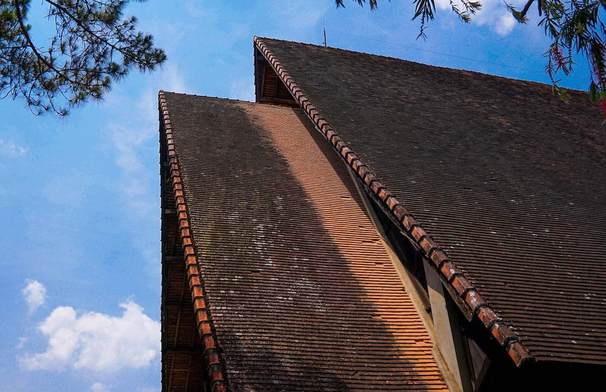 Nhà thờ Cam Ly Đà Lạt - Khám phá kiến trúc nhà thờ đậm màu sắc dân tộc miền sơn cước ở Đà Lạt 8