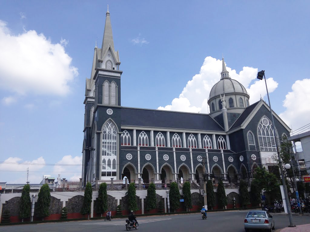 Nhà thờ Chánh toà Phú Cường và lối kiến trúc cổ điển đầy ấn tượng 10