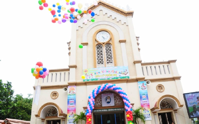 Nhà thờ Chí Hòa: Biểu tượng Gothic giữa lòng Sài Gòn 13