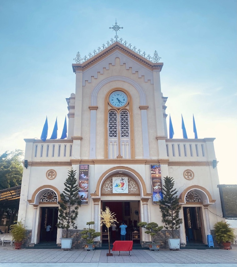 Nhà thờ Chí Hòa: Biểu tượng Gothic giữa lòng Sài Gòn 6