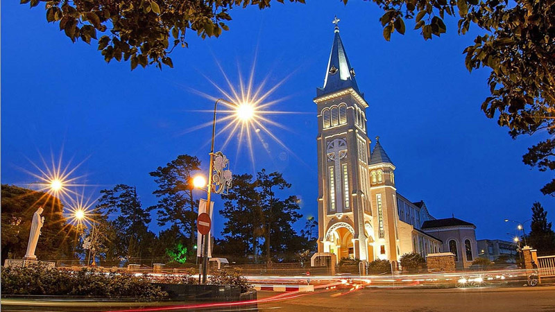 Khám phá 10 nhà thờ Đà Lạt có lối kiến trúc ấn tượng nhất 5