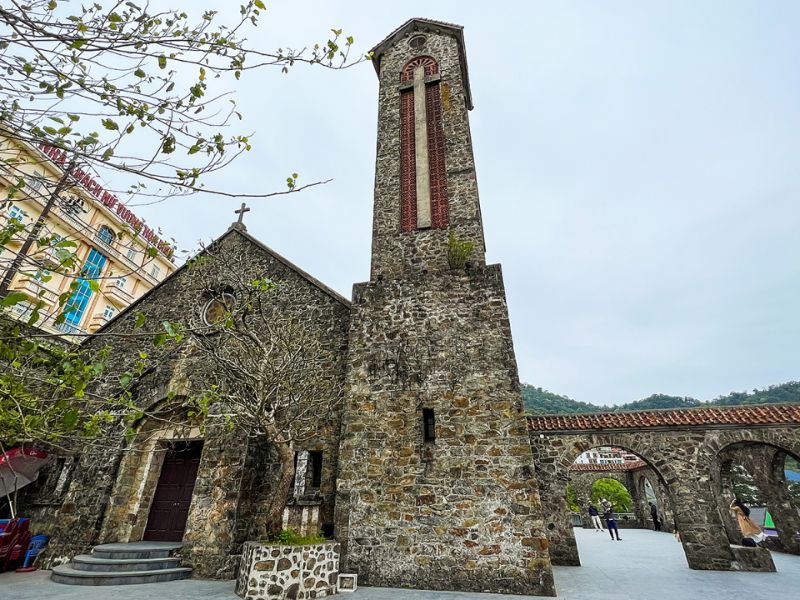 Nhà thờ đá Tam Đảo với kiến trúc cổ cực kỳ độc đáo ở Vĩnh Phúc 13