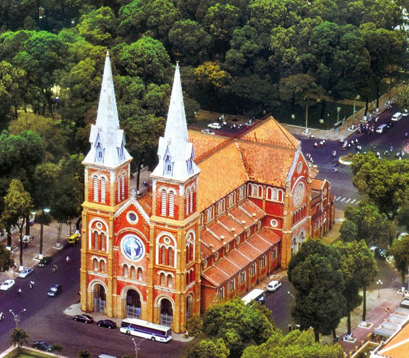 Nhà thờ Đức Bà Sài Gòn, điểm đến tham quan nổi tiếng bậc nhất Sài thành