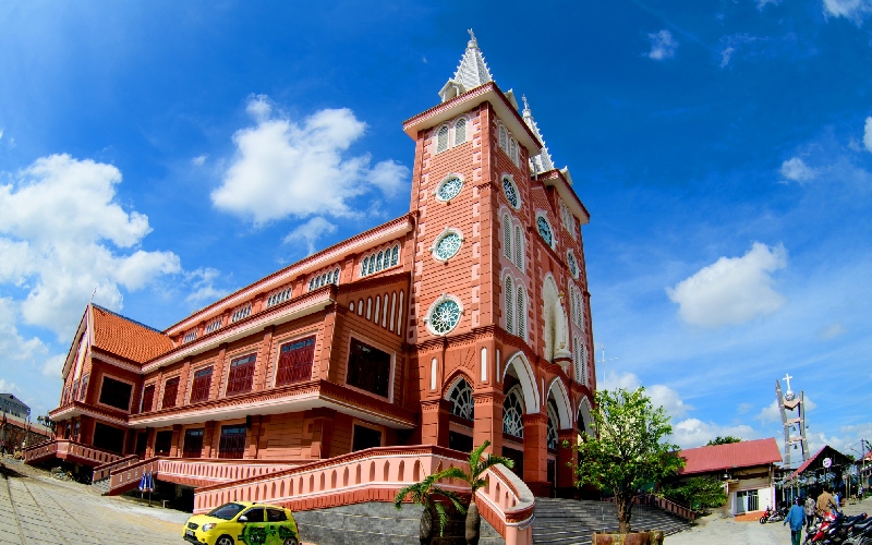 Nhà thờ Fatima: Trung tâm hành hương nổi tiếng tại Thủ Đức 3