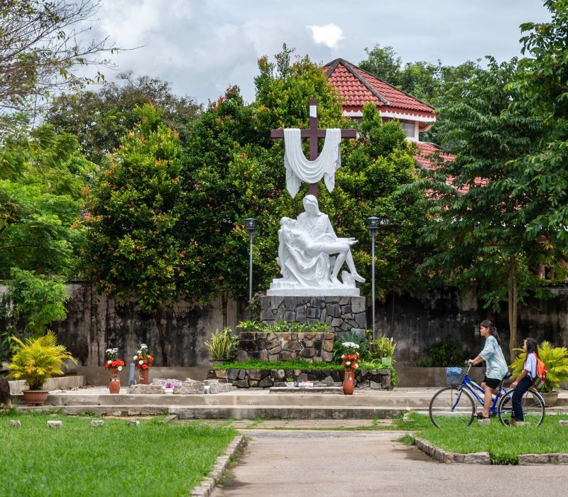 Nhà Thờ Gỗ Kon Tum: Kiệt tác kiến trúc hơn trăm năm tuổi 10