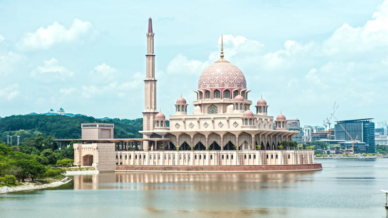 Ngôi thánh đường màu hồng Putra Mosque nguy nga, tráng lệ 6