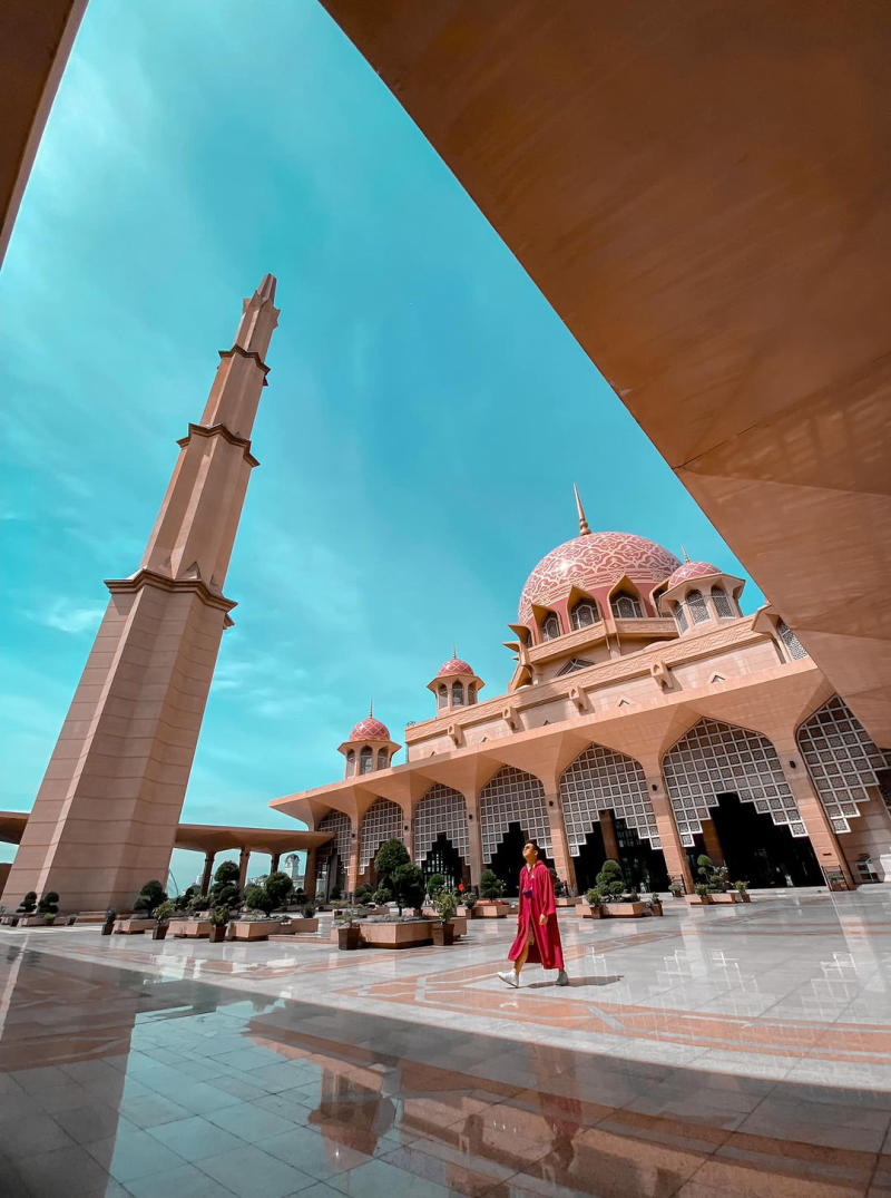 Ngôi thánh đường màu hồng Putra Mosque nguy nga, tráng lệ 7