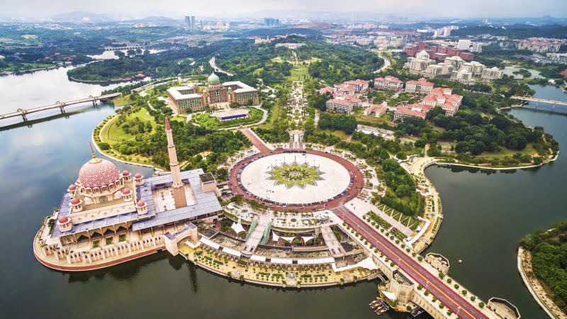 Ngôi thánh đường màu hồng Putra Mosque nguy nga, tráng lệ 8