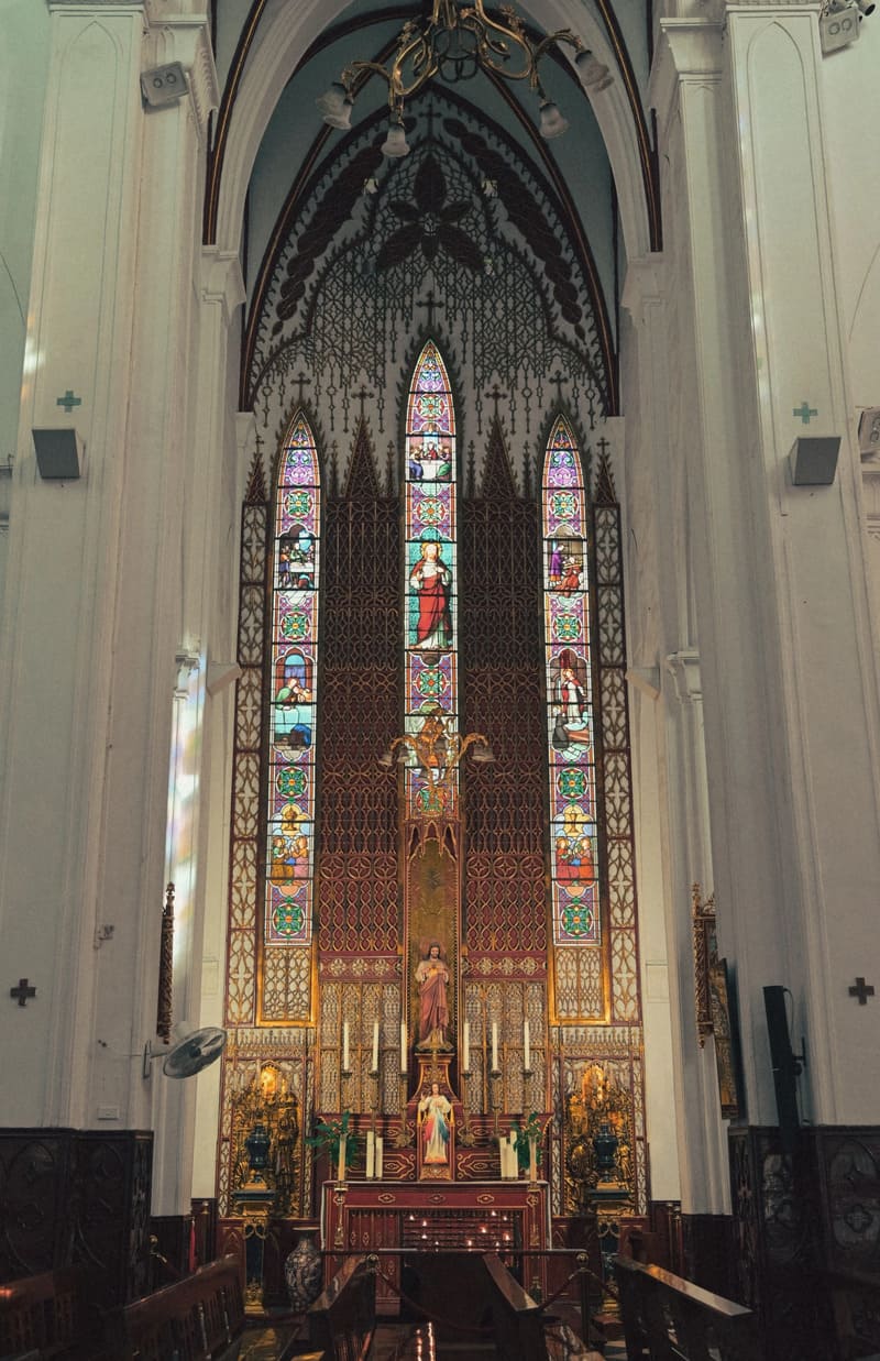 Nhà thờ lớn Hà Nội với kiến trúc Gothic nổi bật giữa lòng thủ đô 10