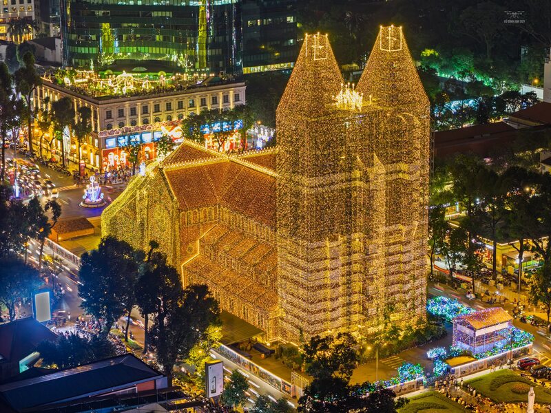 Ghé 10 nhà thờ trang trí Noel đẹp nhất TP.HCM dịp Giáng sinh 2025 2