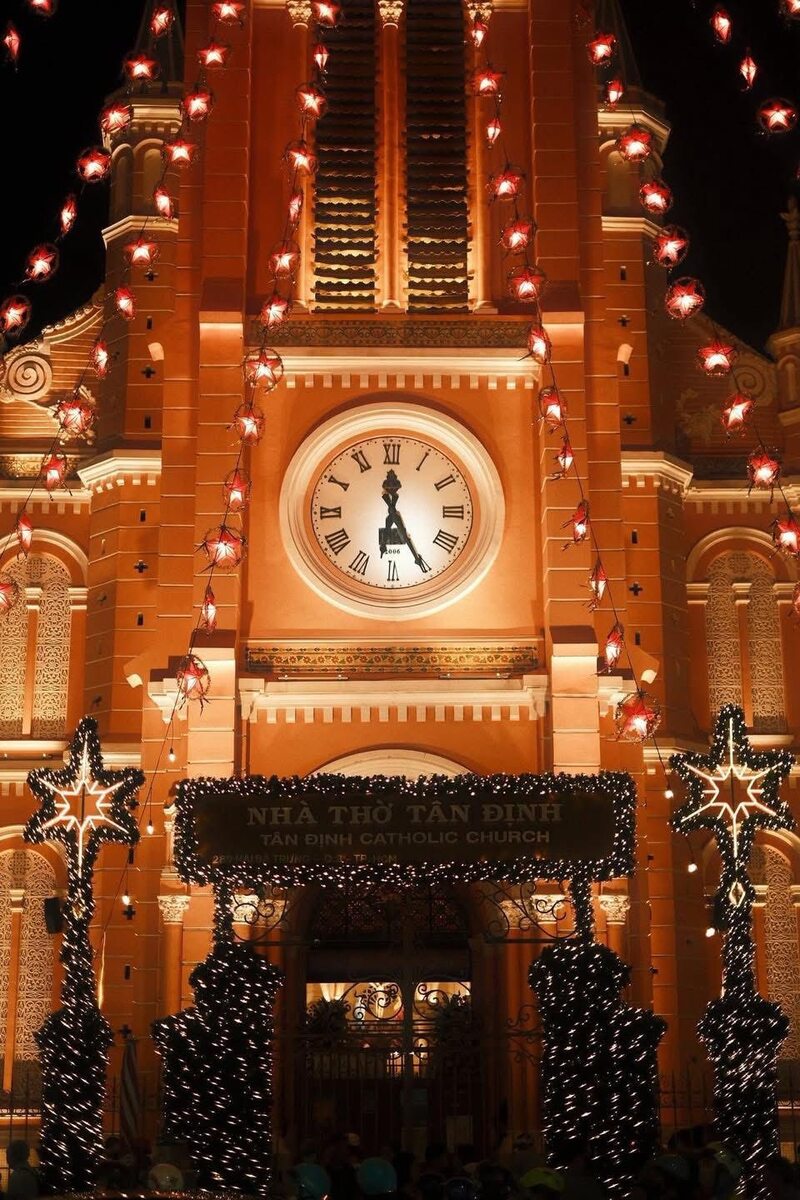Ghé 10 nhà thờ trang trí Noel đẹp nhất TP.HCM dịp Giáng sinh 2025 5