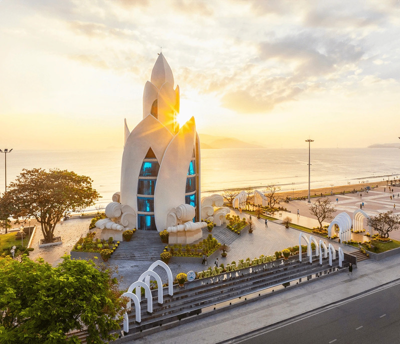 Review Nha Trang tháng 6 mùa biển xanh và lễ hội mời gọi 2