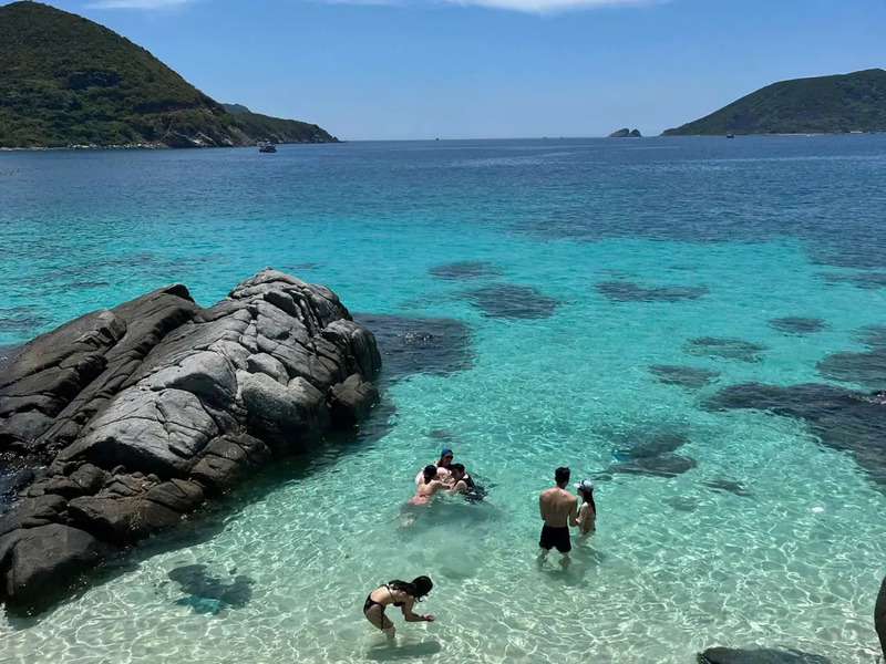 Review Nha Trang tháng 6 mùa biển xanh và lễ hội mời gọi 3