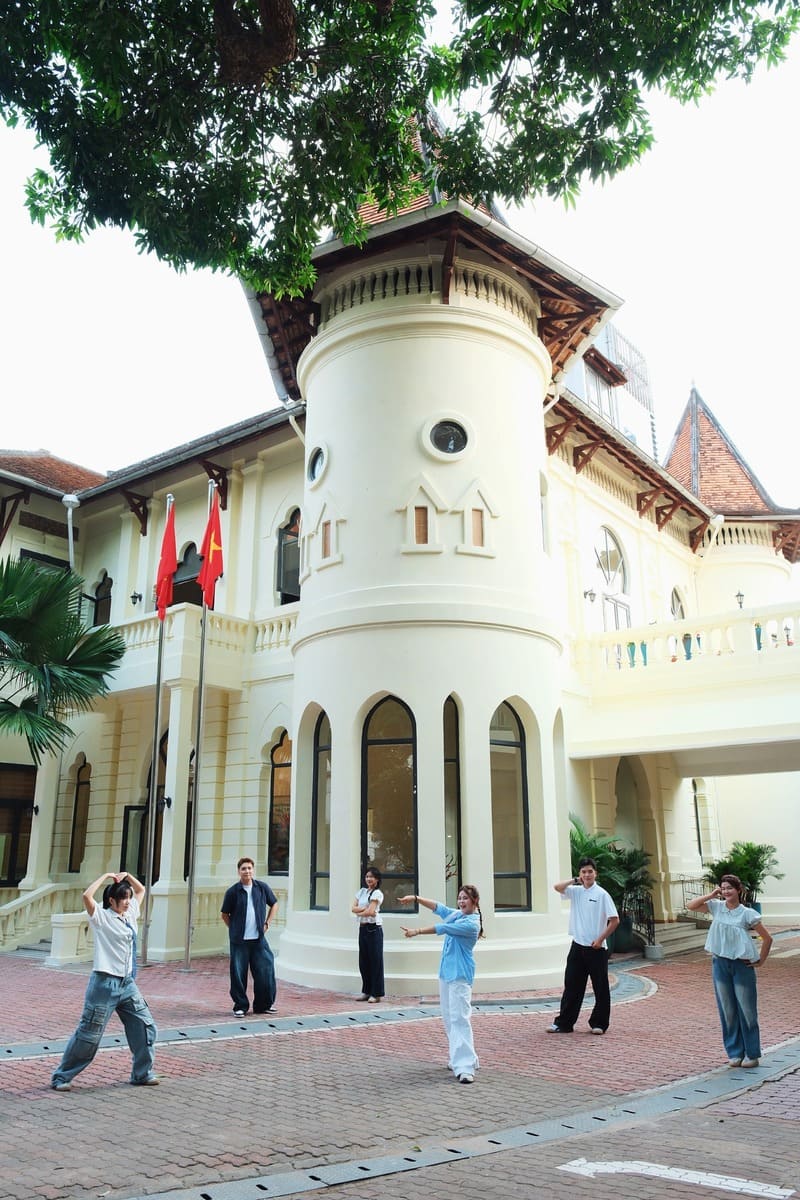 Trụ sở tạm Nhà văn hóa Thanh Niên, biệt thự cổ thơ mộng giữa trung tâm Sài Gòn 3