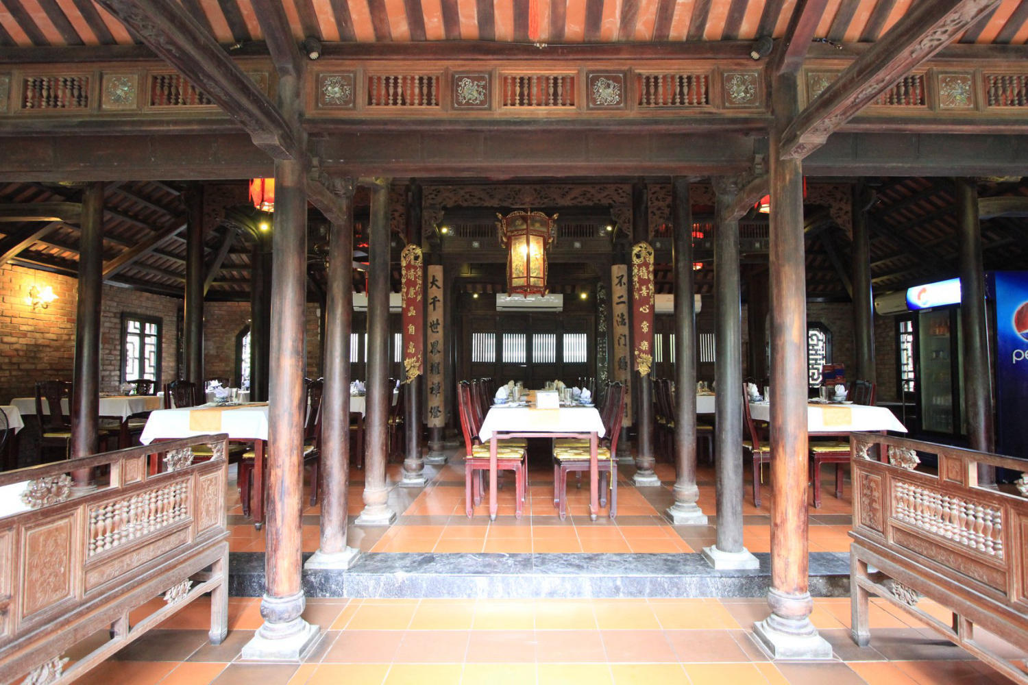 Nhà vườn Ý Thảo - Không gian thưởng thức ẩm thực xứ Huế vô cùng cổ kính 3