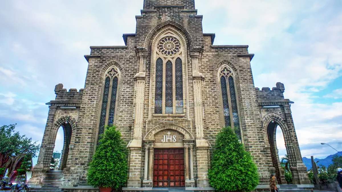 Nhà thờ Đá Nha Trang - Công trình kiến trúc tâm linh đầy ấn tượng 3