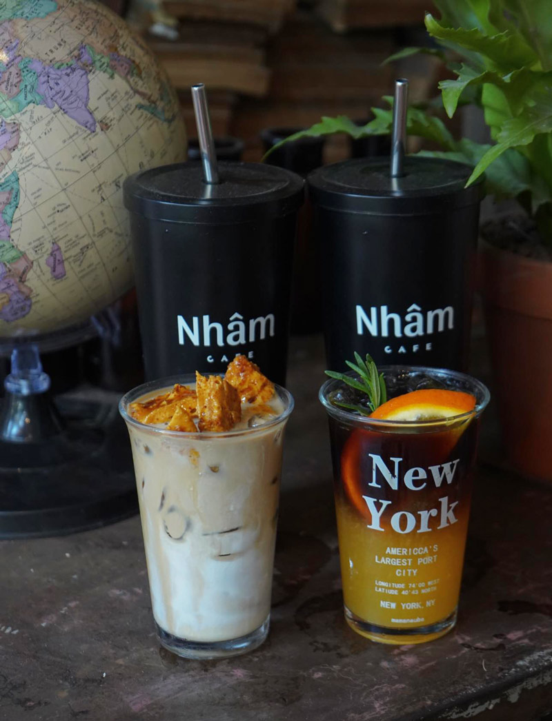 Nhâm Cafe, khám phá quán cà phê với bức tường sách khổng lồ 10