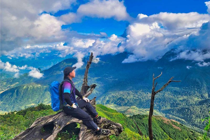 Trekking Nhìu Cồ San, một trong 10 ngọn núi cao nhất Việt Nam 10