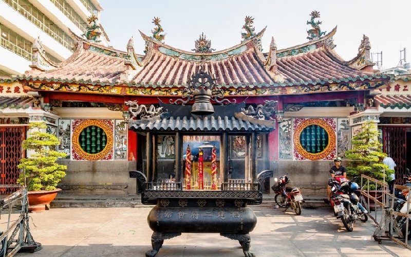 Top những ngôi chùa linh thiêng ở miền Nam nổi tiếng nhất 9