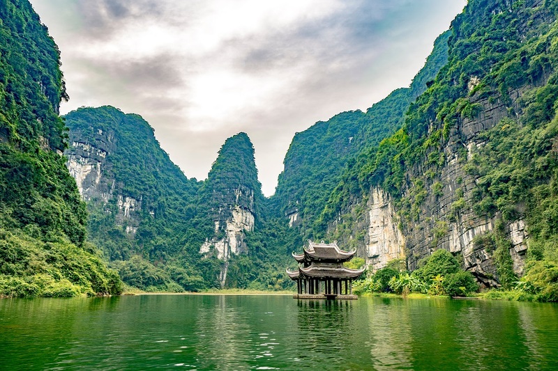Du lịch Ninh Bình tháng 5, thời điểm vàng săn ảnh lúa chín và mùa bướm 7