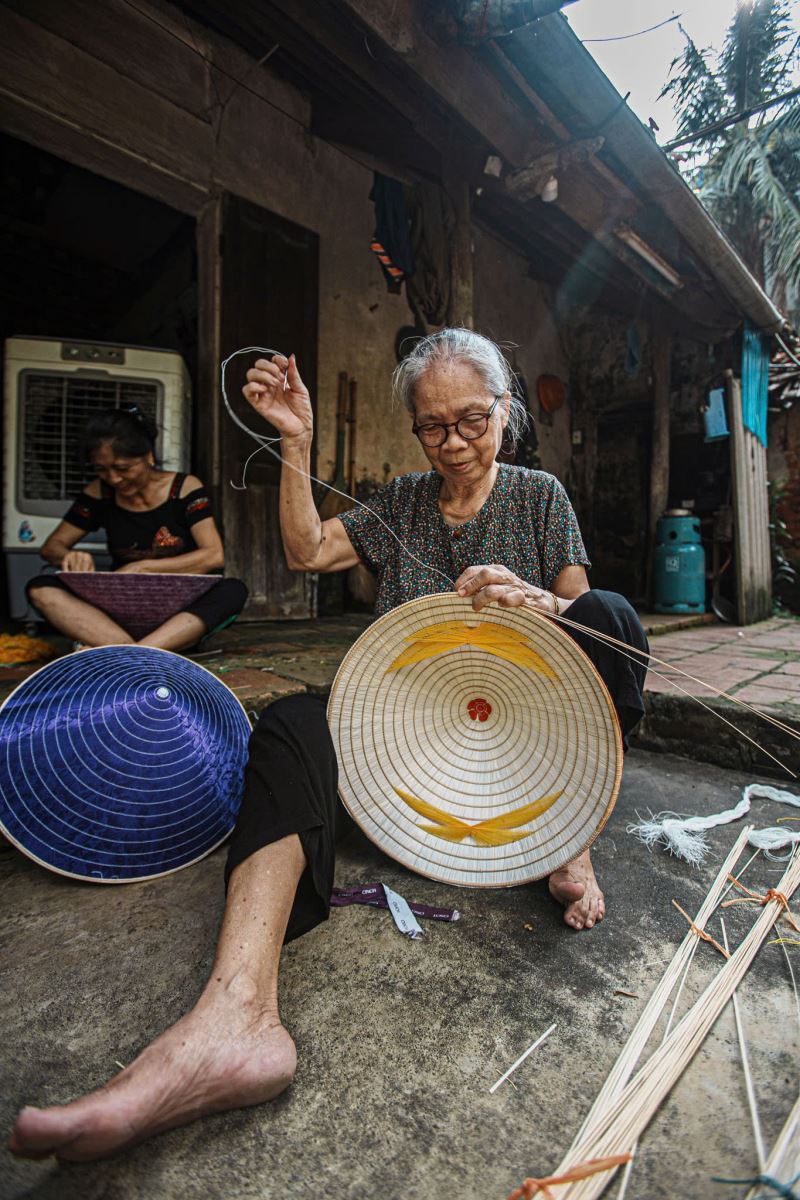 Nón lá làng Chuông giữ lửa truyền thống Việt Nam 8