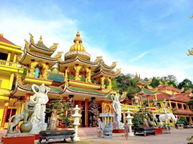Vẻ đẹp Núi Cậu Dầu Tiếng giao hòa giữa núi rừng, hồ nước và chùa cổ 4