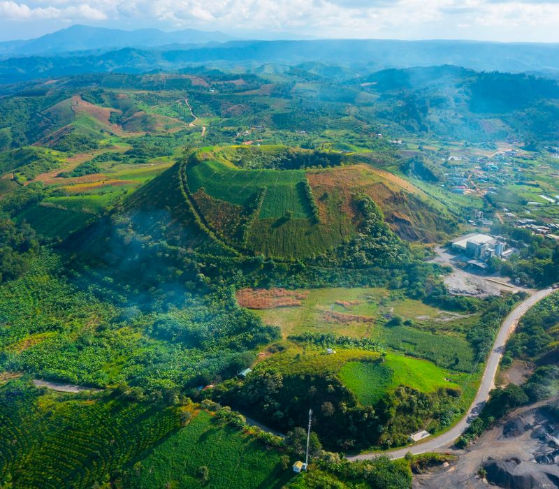 Top 5 ngọn núi lửa ở Việt Nam sở hữu cảnh đẹp siêu thực 2