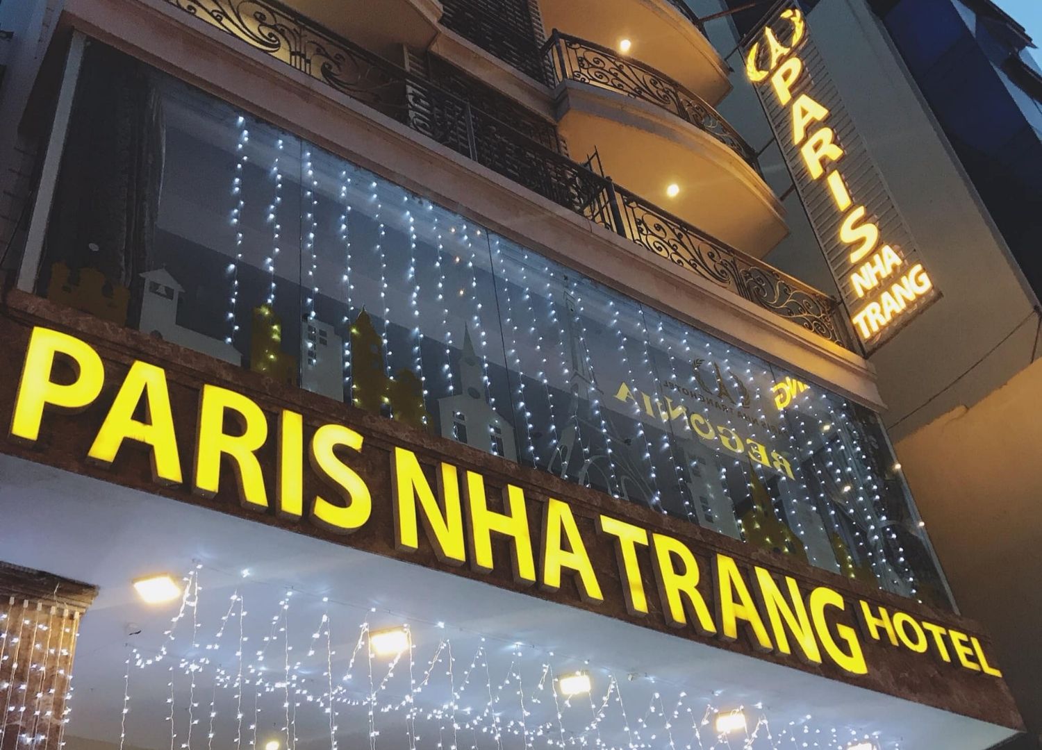 Paris Nha Trang Hotel pha lẫn kiến trúc cổ điển và hiện đại 2