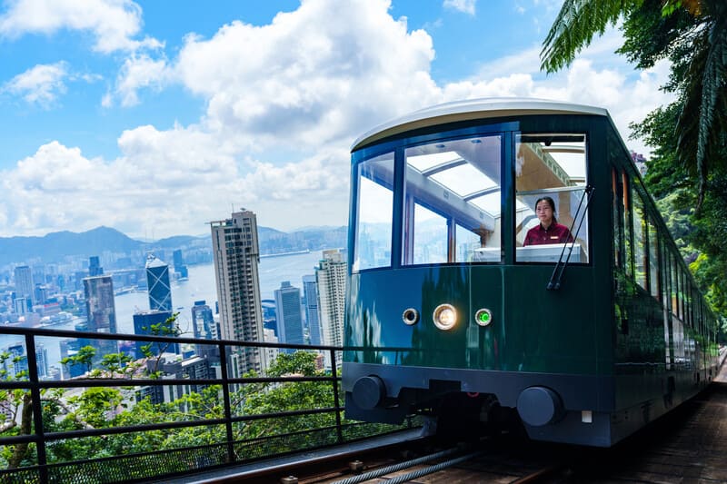 Cùng xe điện Peak Tram chinh phục du lịch Hong Kong 2