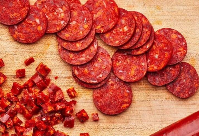Pepperoni? Khám phá loại xúc xích cay hấp dẫn gây sốt 2