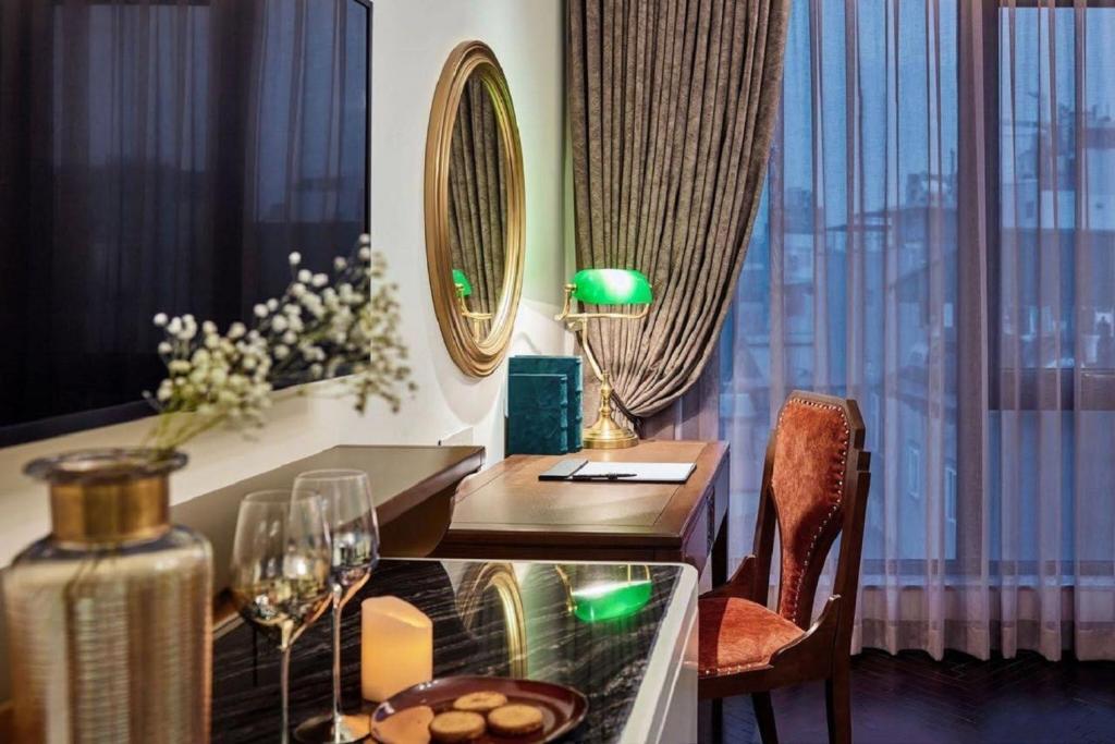Peridot Grand Hotel And Spa by AIRA mang phong cách hoàng gia giữa Hà Thành 13