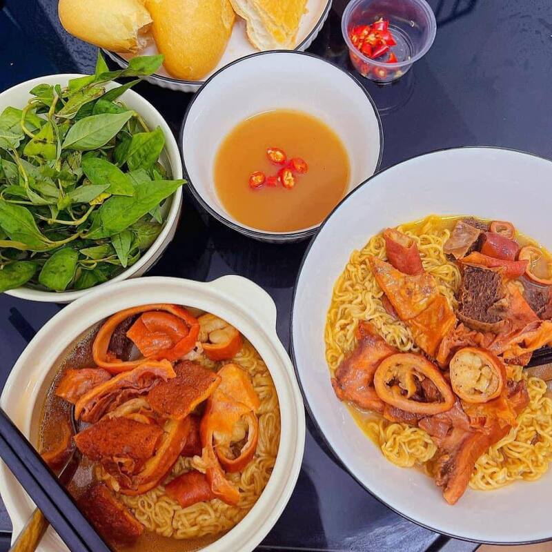 Top 8 quán phá lấu Hà Nội nơi tìm về hương vị lạ mà quen 4