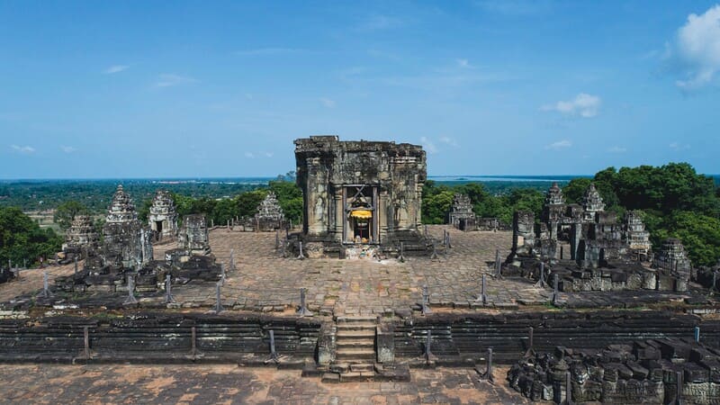 Thưởng thức hoàng hôn Phnom Bakheng trên mảnh đất thiêng huyền bí 4