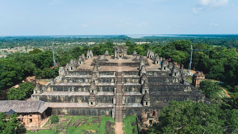 Thưởng thức hoàng hôn Phnom Bakheng trên mảnh đất thiêng huyền bí 5