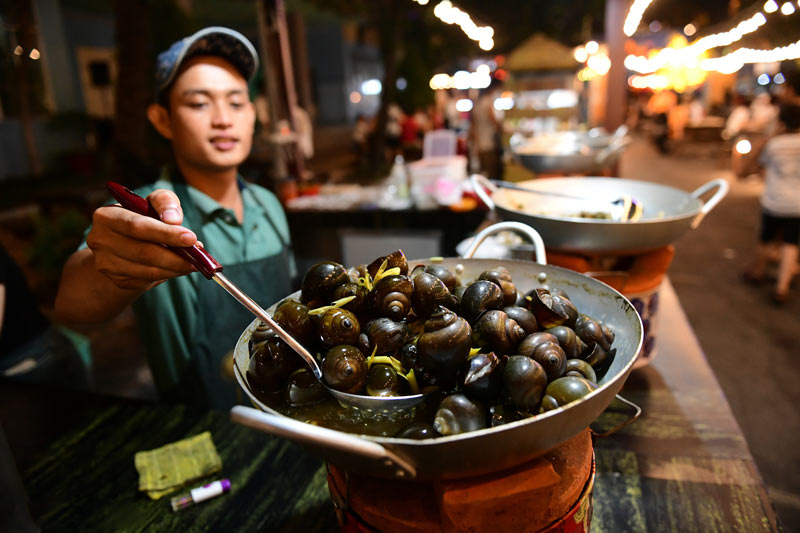 Phố ẩm thực Phan Xích Long, thiên đường ăn uống của giới trẻ Sài Gòn 4