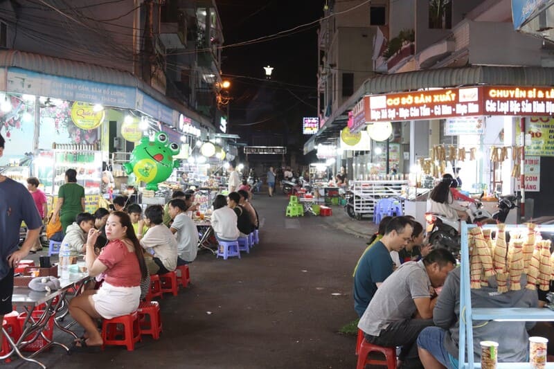 Oanh tạc phố ẩm thực Quy Nhơn cùng top món ngon quên lối về 3