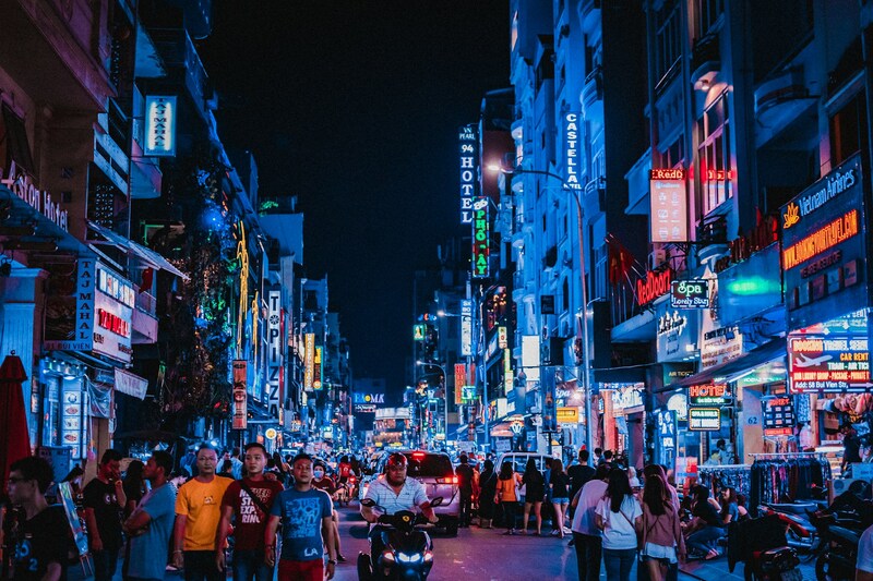 Lạc giữa góc phố đi bộ Bùi Viện nhộn nhịp xuyên màn đêm 4
