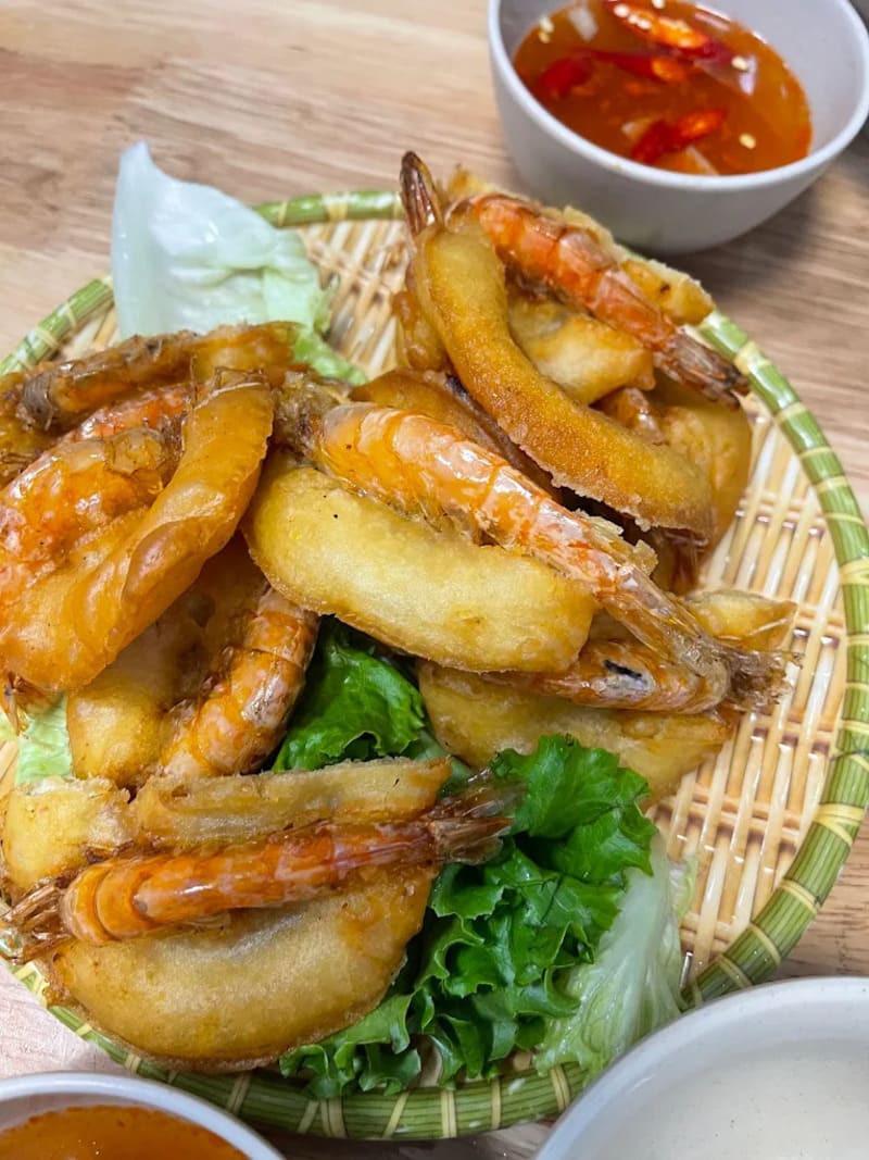 Phở cuốn Chinh Thắng, mỹ vị thủ đô được Michelin vinh danh 10