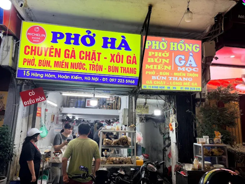 Phở gà Hàng Hòm: Quán Phở Gà Hà được Michelin vinh danh 3