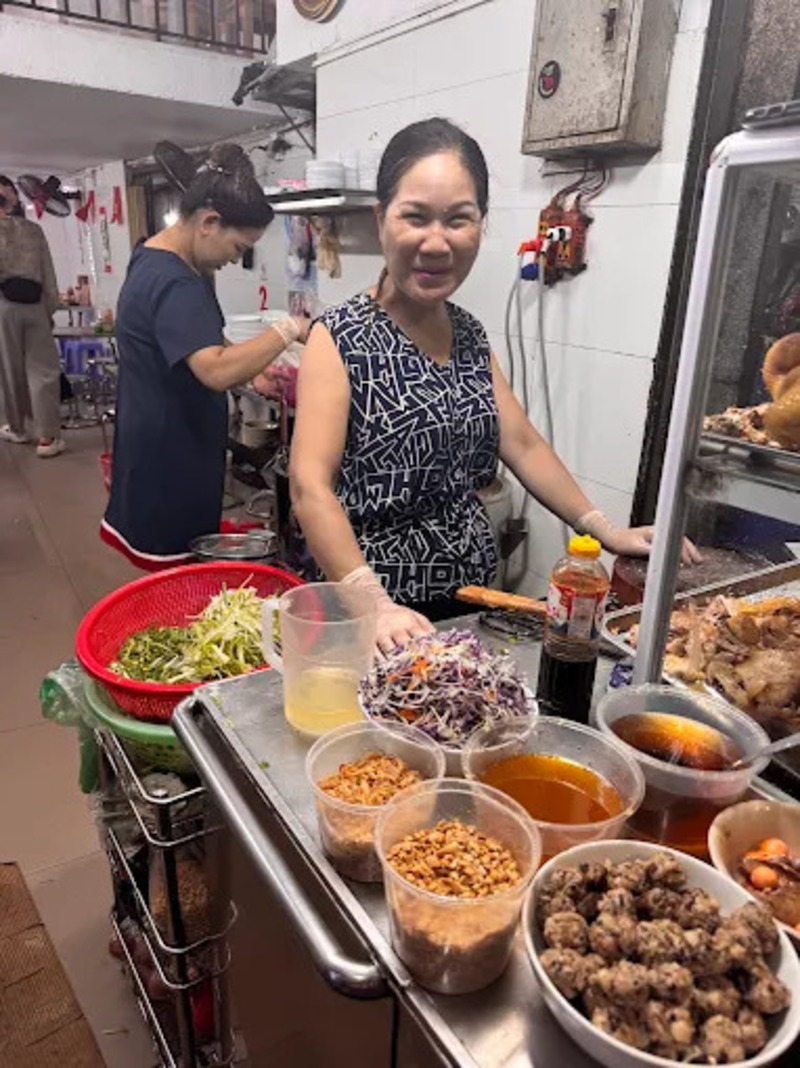 Phở gà Hàng Hòm: Quán Phở Gà Hà được Michelin vinh danh 4