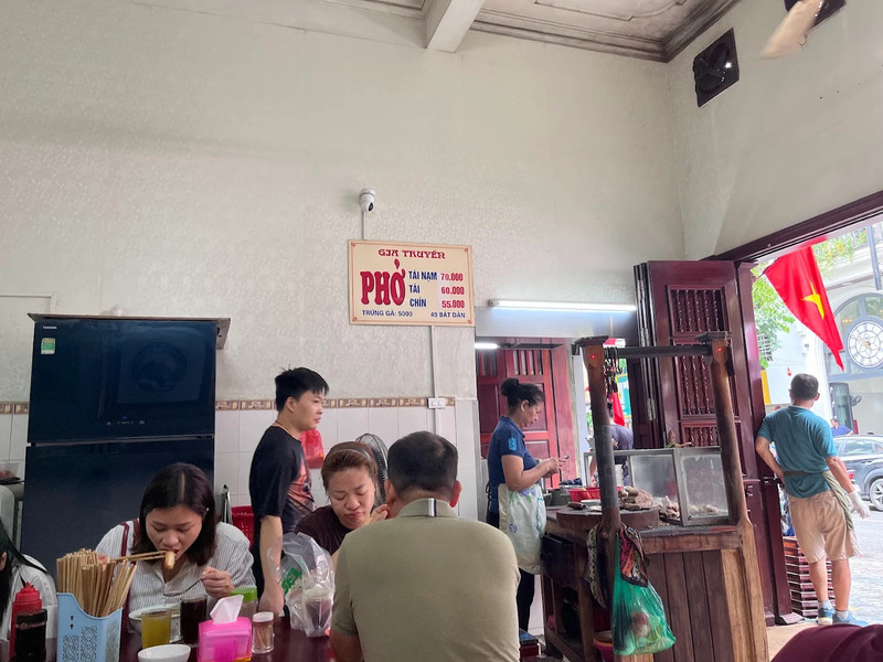 Phở Bát Đàn - Phở gia truyền 100 năm tuổi tại Hà Nội 8