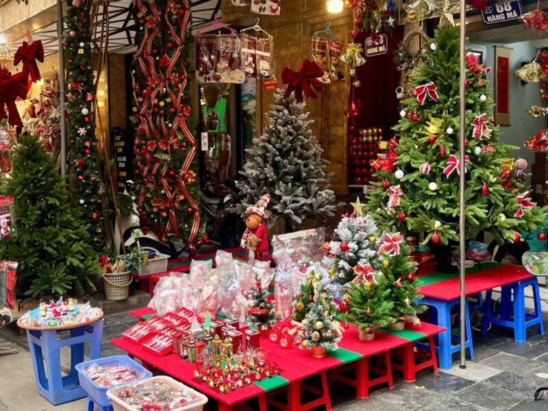 Phố Hàng Mã lung linh trước thềm Noel 2025 5