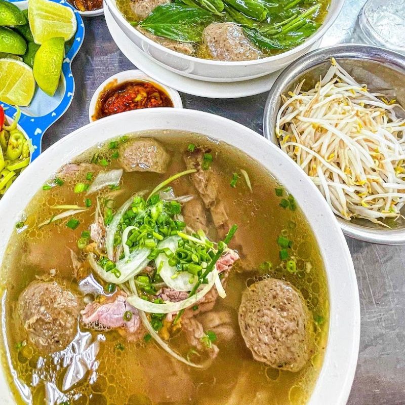 Đệ nhất phở Lệ quán ngon đạt sao Michelin danh tiếng 8